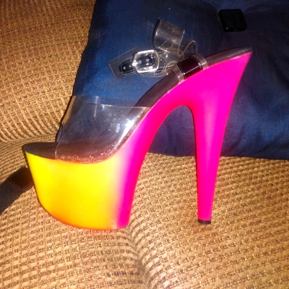 Shoes - Picture 2 of 12